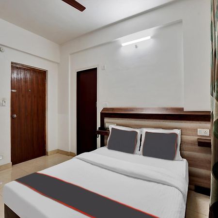 B Six Hotel Bangalore Eksteriør bilde