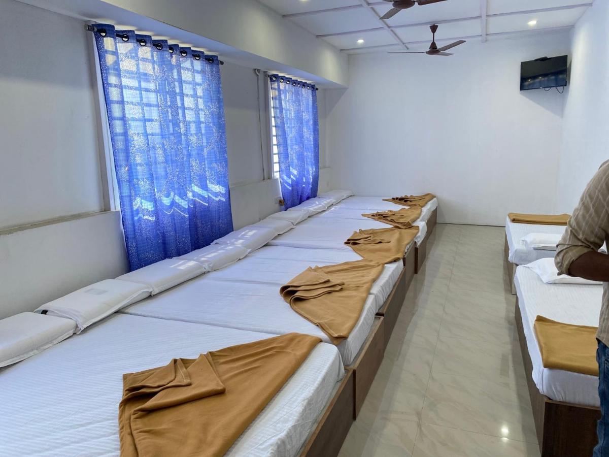 B Six Hotel Bangalore Eksteriør bilde
