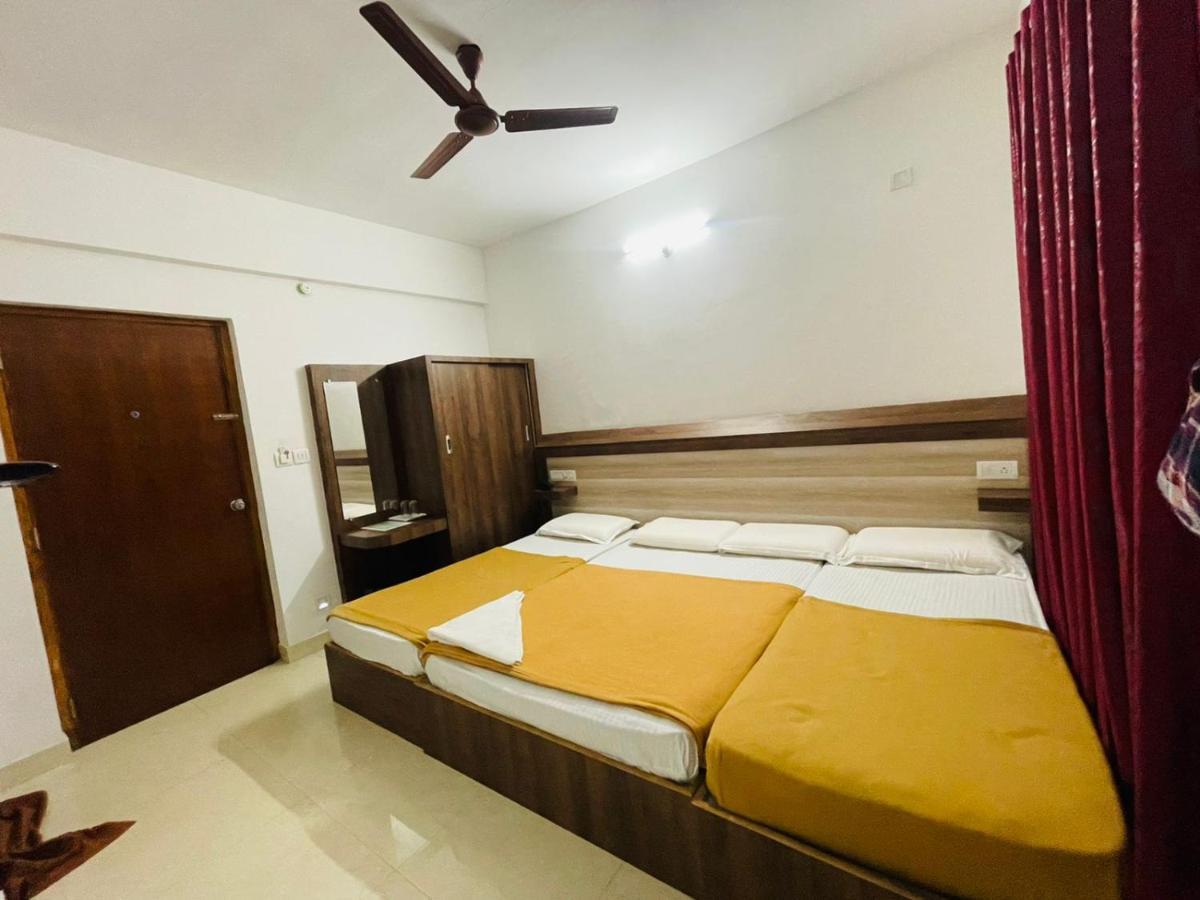 B Six Hotel Bangalore Eksteriør bilde