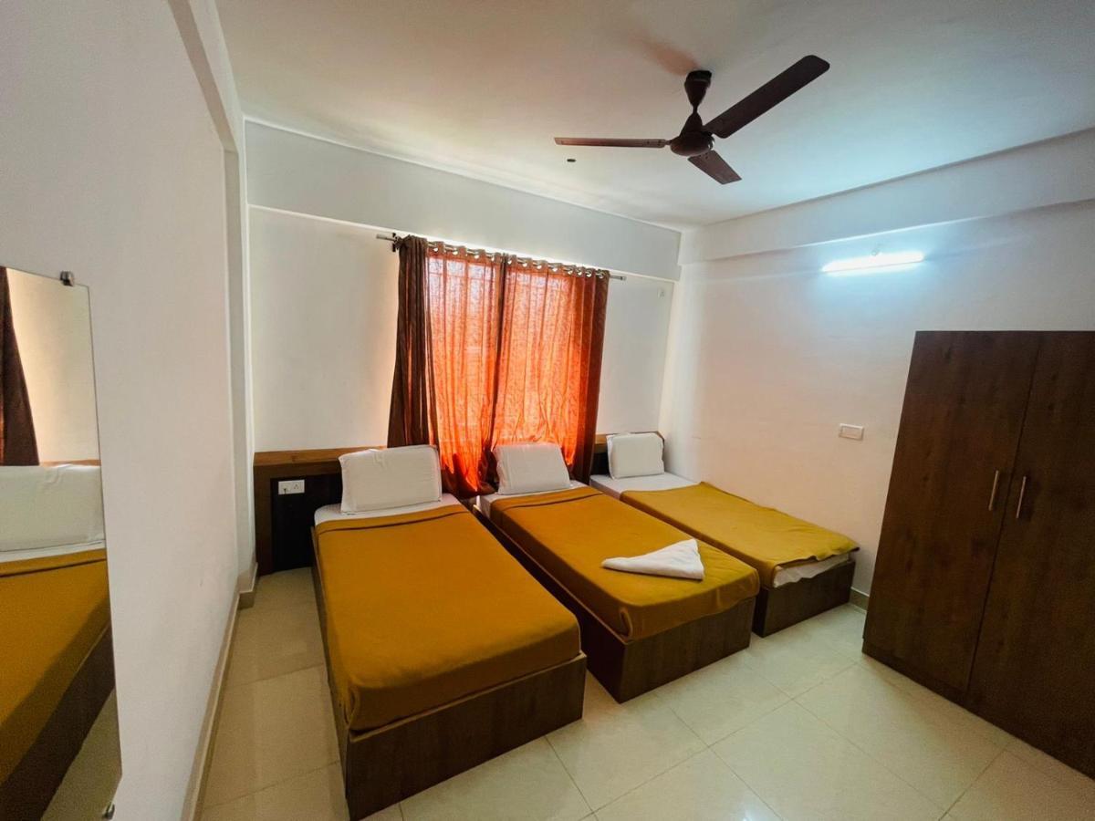 B Six Hotel Bangalore Eksteriør bilde