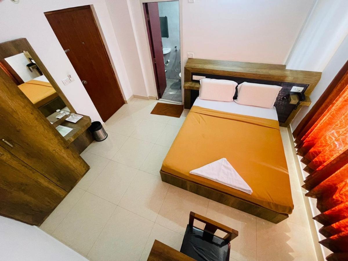 B Six Hotel Bangalore Eksteriør bilde