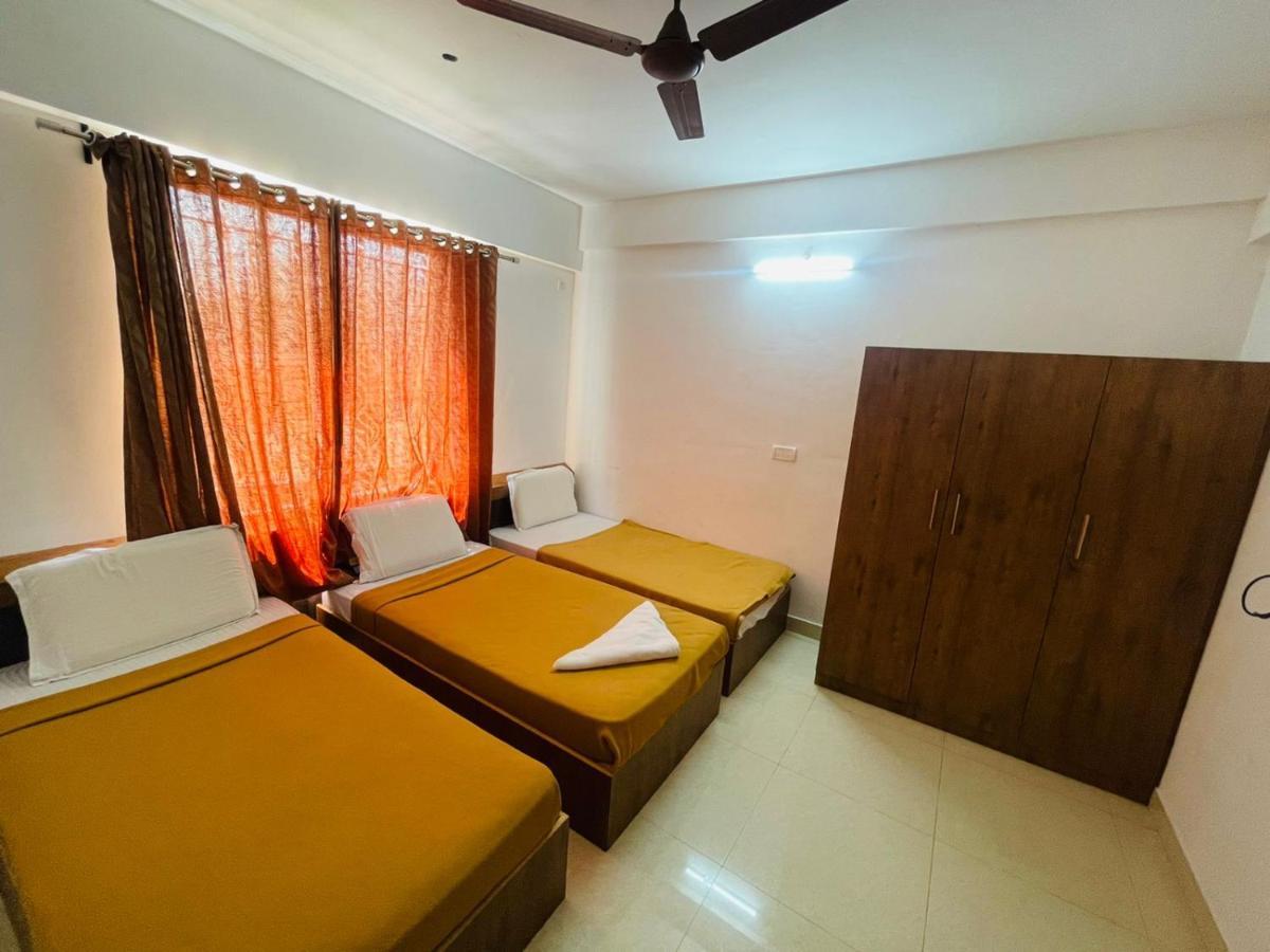 B Six Hotel Bangalore Eksteriør bilde
