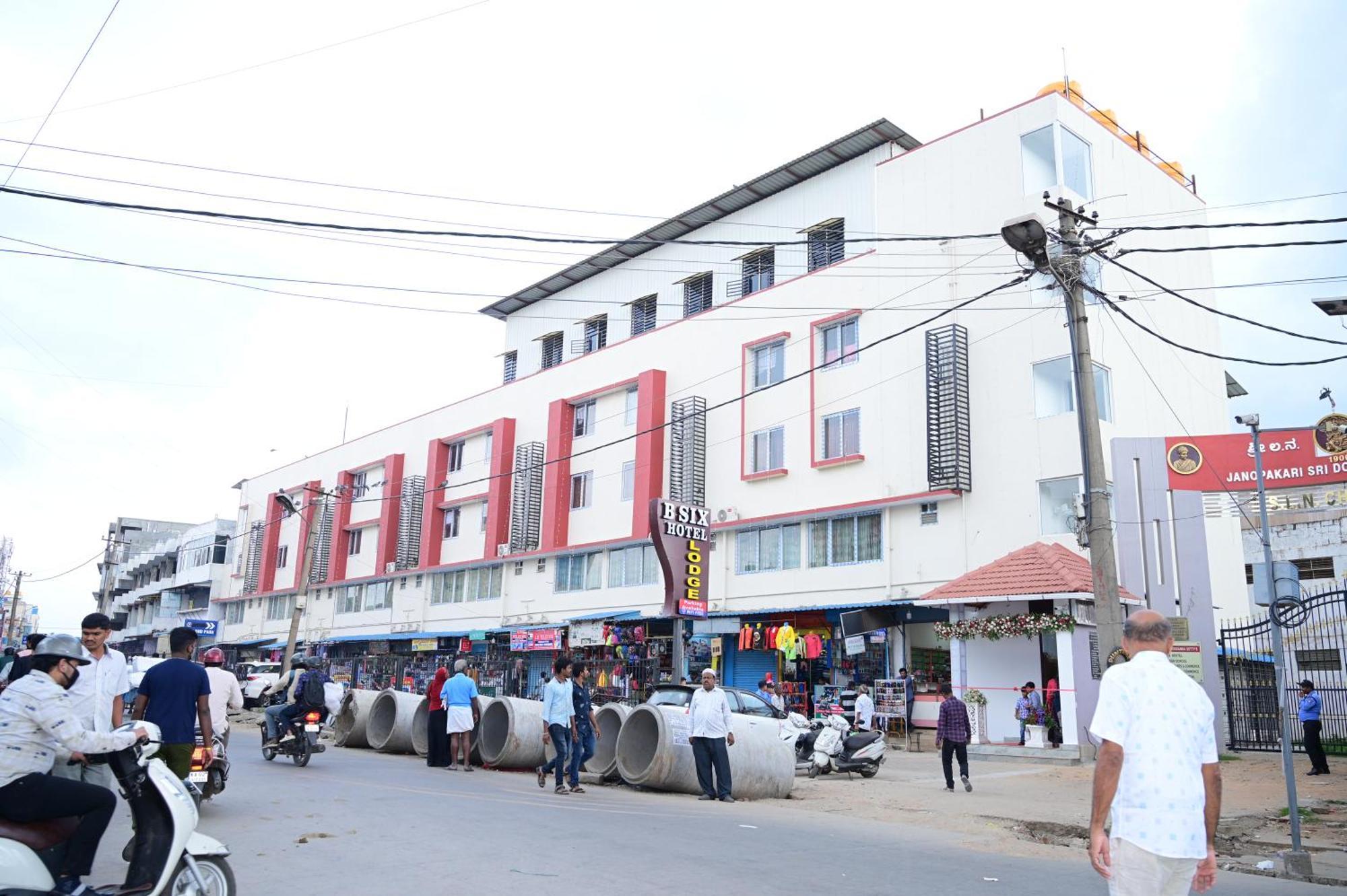 B Six Hotel Bangalore Eksteriør bilde