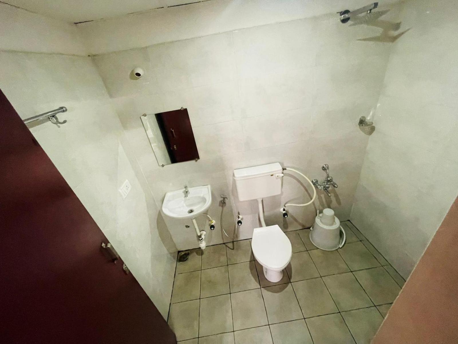 B Six Hotel Bangalore Eksteriør bilde