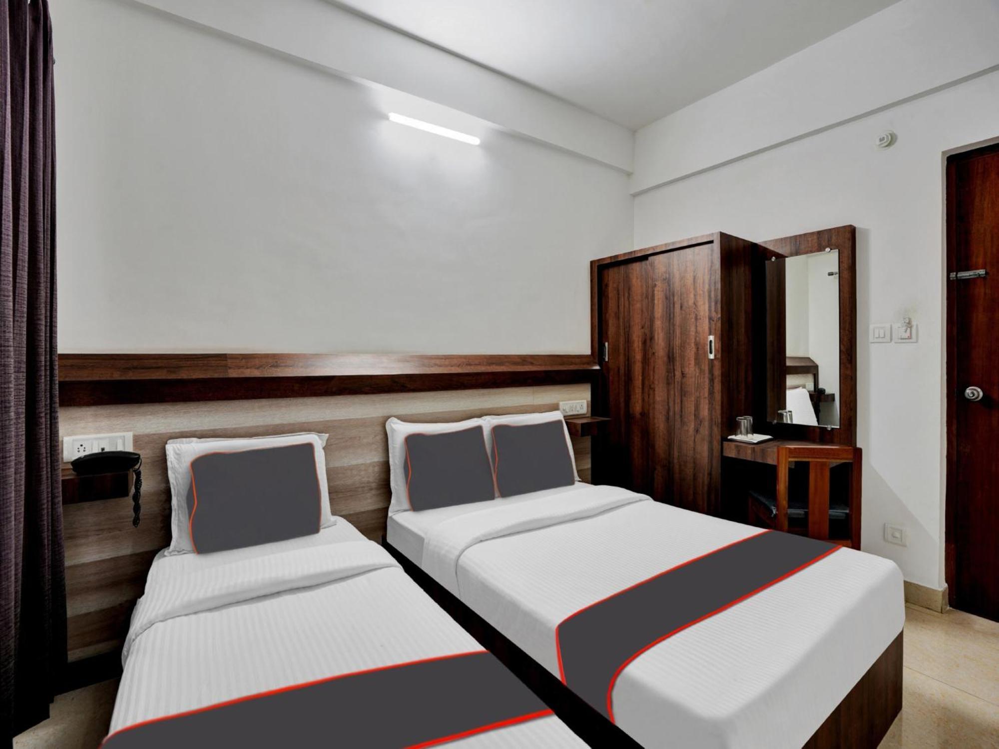 B Six Hotel Bangalore Eksteriør bilde