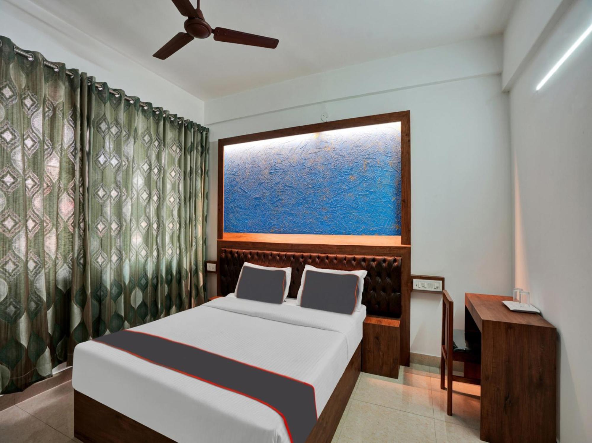 B Six Hotel Bangalore Eksteriør bilde