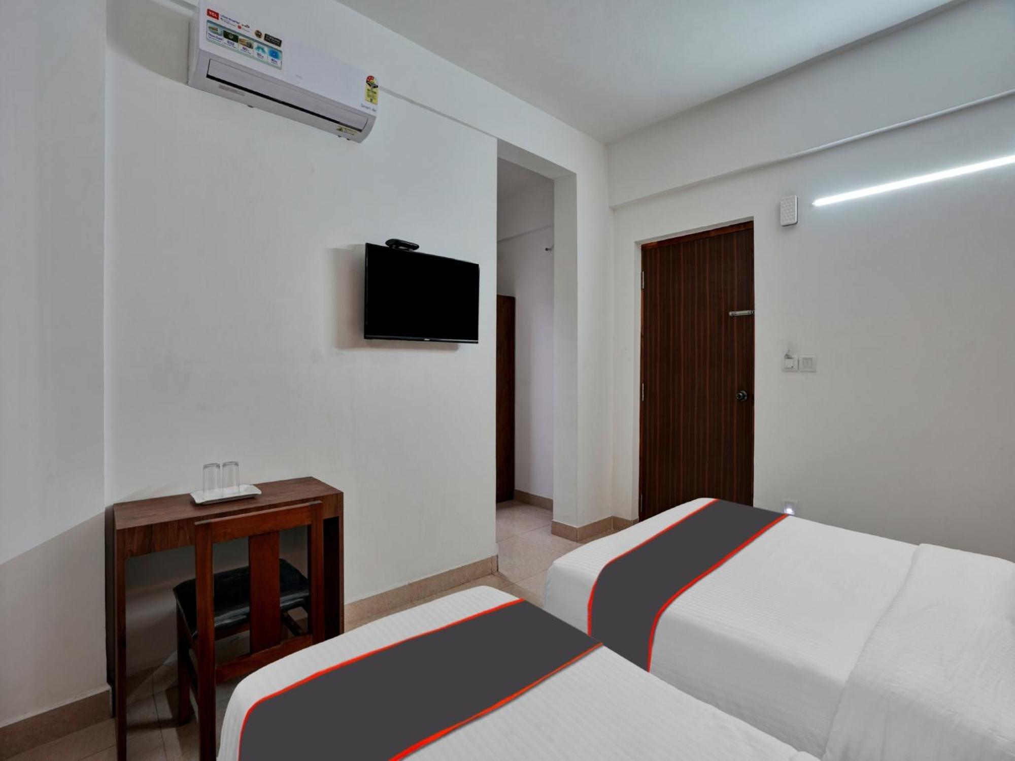 B Six Hotel Bangalore Eksteriør bilde